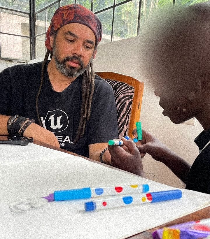 An art therapy session at the table: drawing together